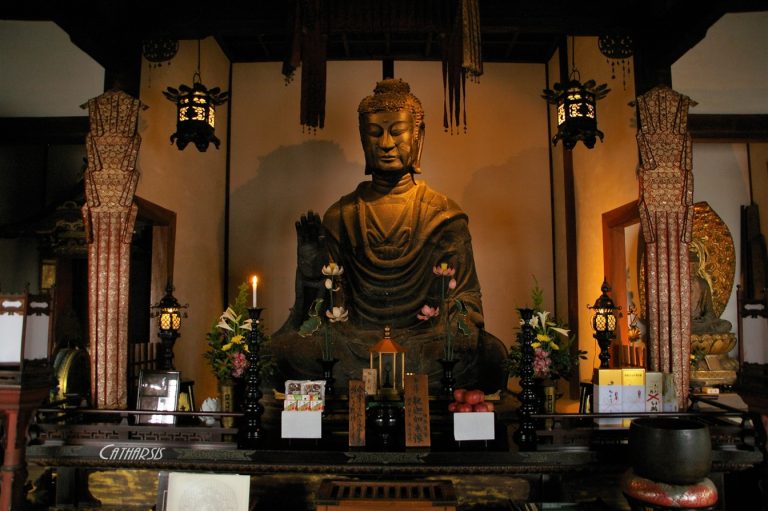飛鳥寺（飛鳥大仏）～ 見どころ・日本最古の本格的寺院 ～｜画像たっぷり 奈良 | 風情豊かな奈良を愛する 奈良人（ならびと）